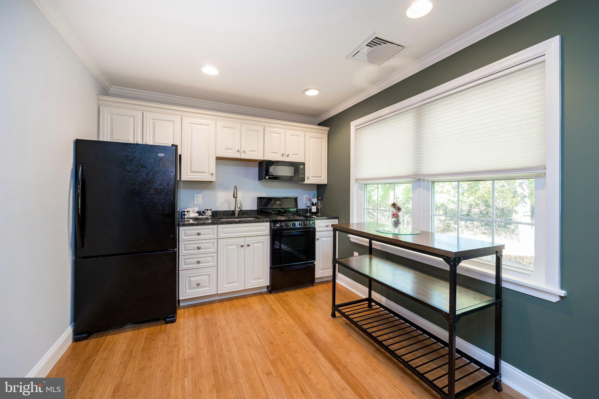 537 Church Road Eagleville, PA 19403 - Photo 41 of 55 2nd Kitchen in the Suite