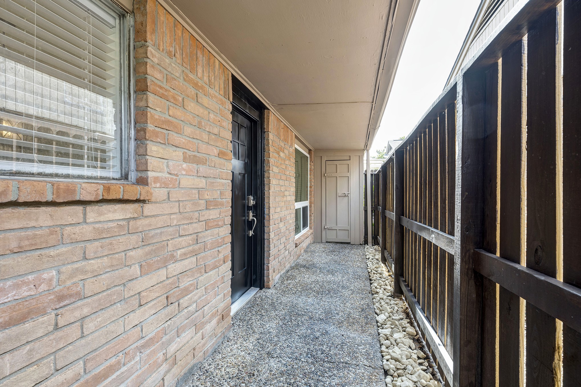 1529 Wirt Road, Unit 48 Houston, TX 77055 - Photo 13 of 17 Gallery Image 13