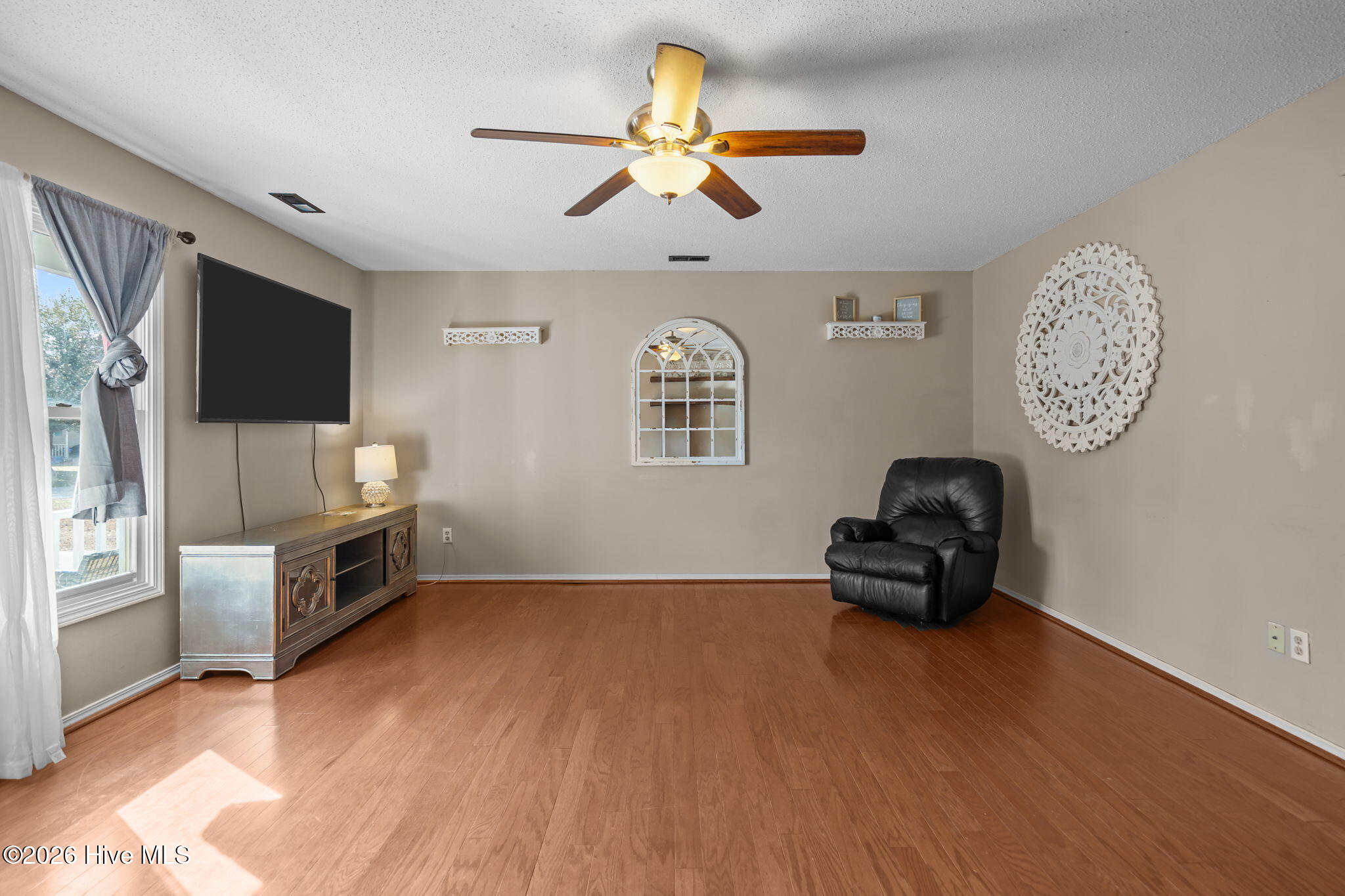 7005 Quail Woods Road Wilmington, NC 28411 - Photo 5 of 34 52-web-or-mls-DSC04787