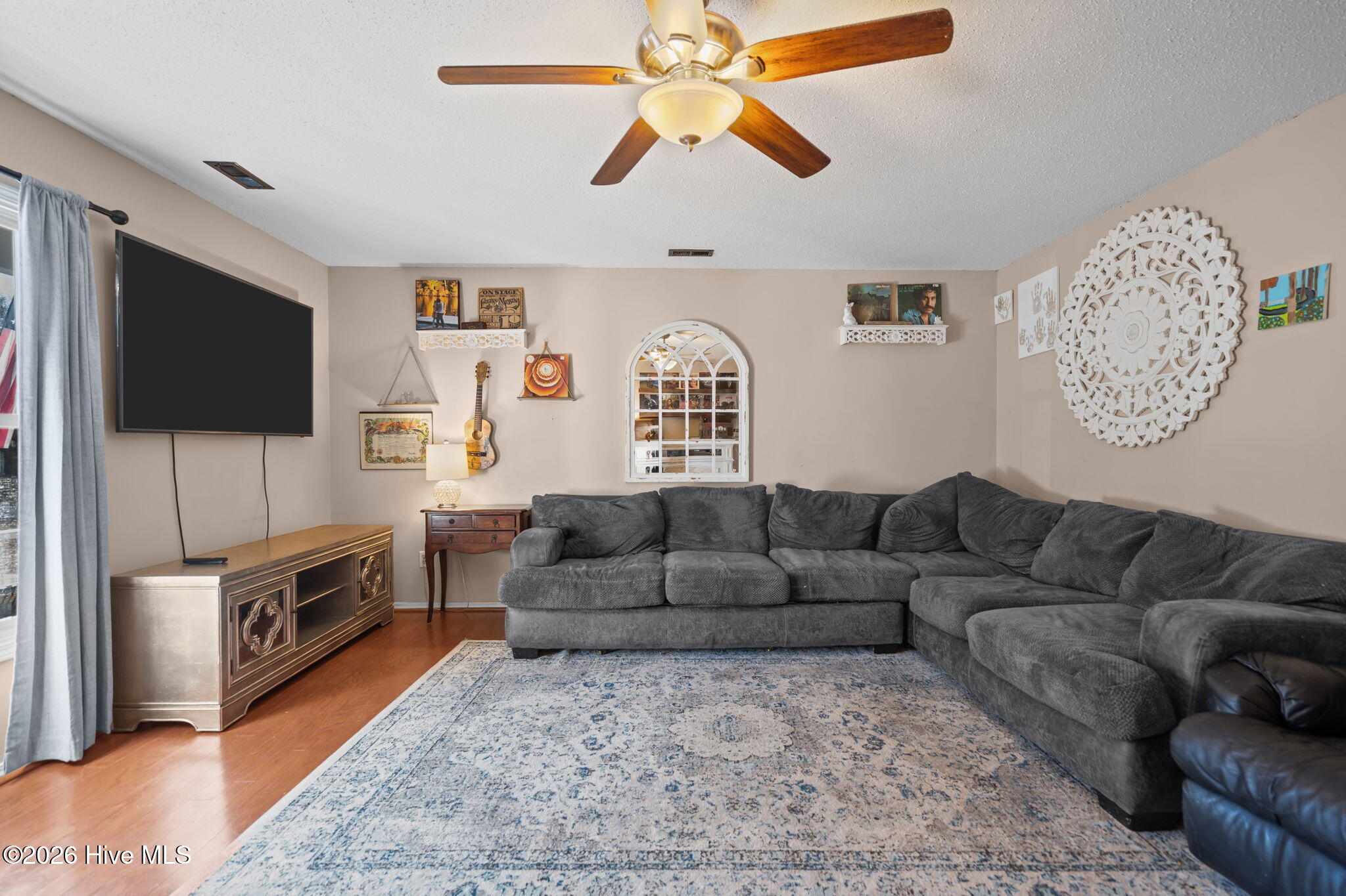 7005 Quail Woods Road Wilmington, NC 28411 - Photo 5 of 35 27-web-or-mls-DSC02330