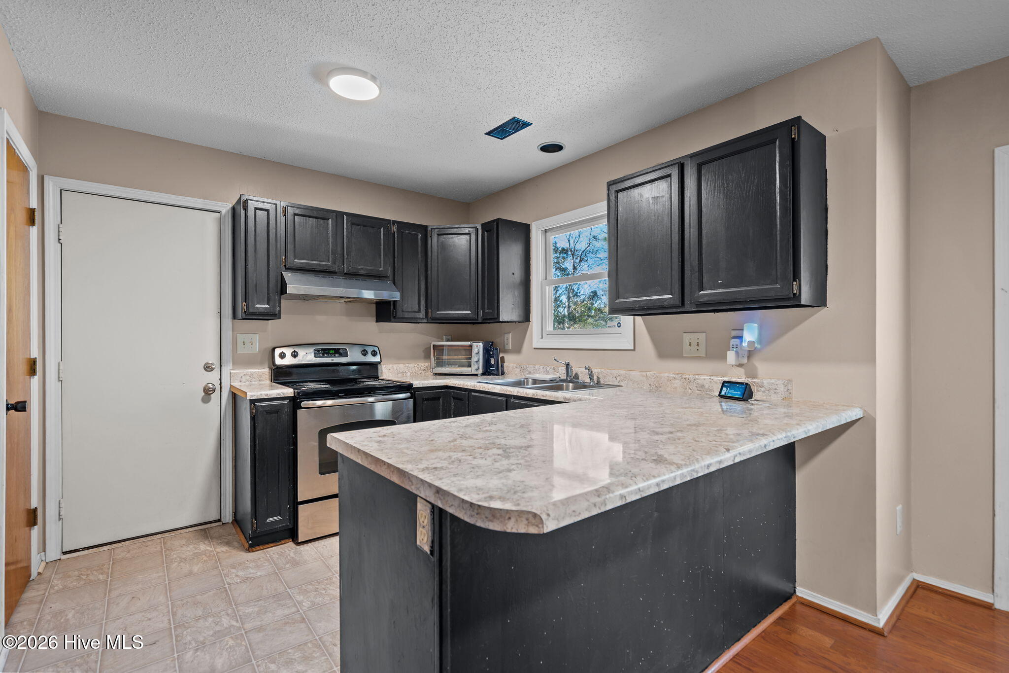 7005 Quail Woods Road Wilmington, NC 28411 - Photo 9 of 35 19-web-or-mls-DSC02300