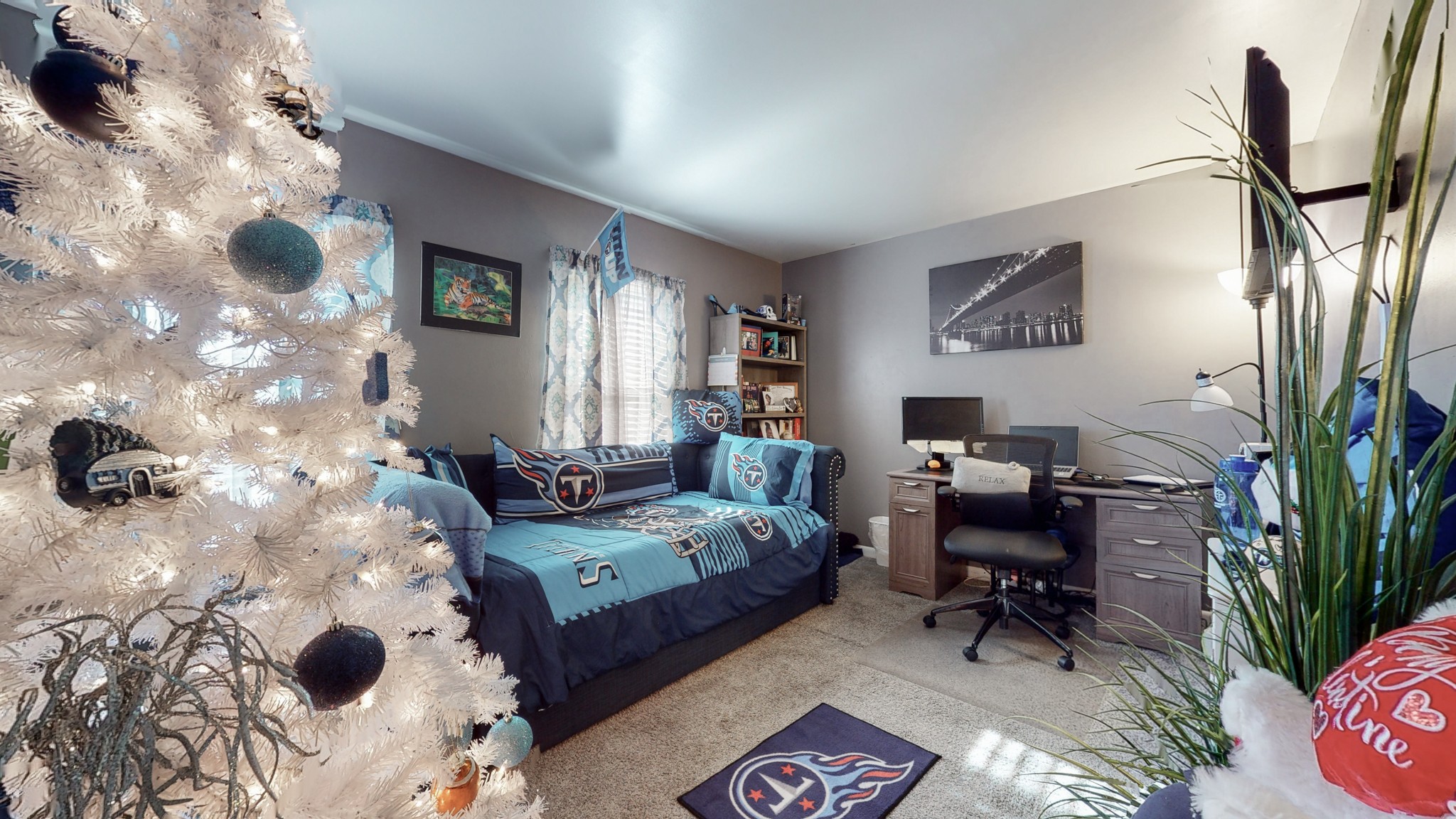 370 Wallace Road, Unit G3 Nashville, TN 37211 - Photo 25 of 30 a living room with furniture and a potted plant