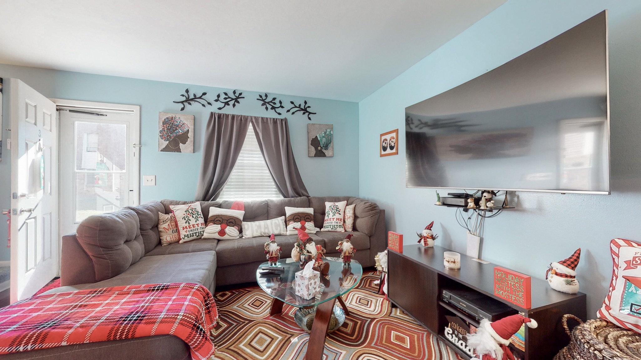 370 Wallace Road, Unit G3 Nashville, TN 37211 - Photo 5 of 30 a living room with furniture and a window