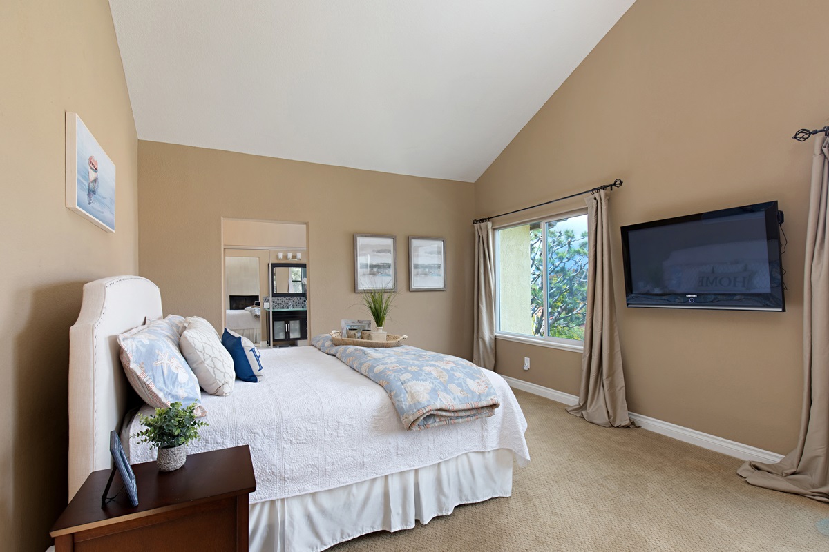 261 Via Palacio Encinitas, CA 92024 - Photo 13 of 25 Gallery Image 13