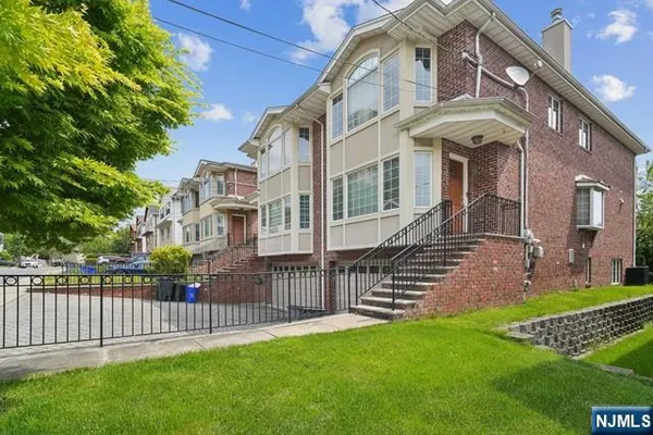 $6,300 | 75 Myrtle Avenue, Unit 1, Edgewater, NJ 07020