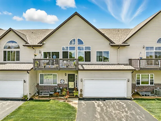 $345,900 | 711 Cherokee Path, Unit 6, Lake Mills, WI 53551