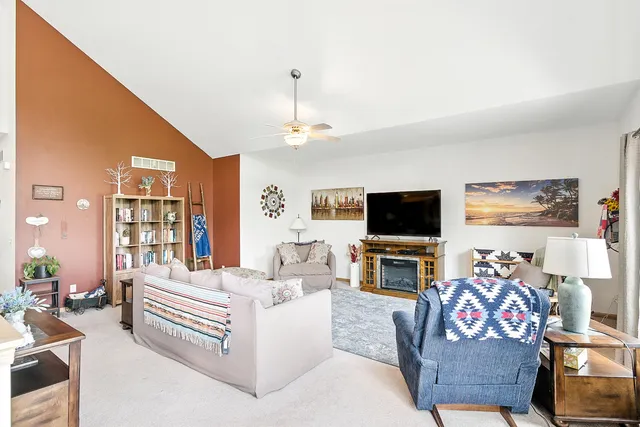 $345,900 | 711 Cherokee Path, Unit 6, Lake Mills, WI 53551