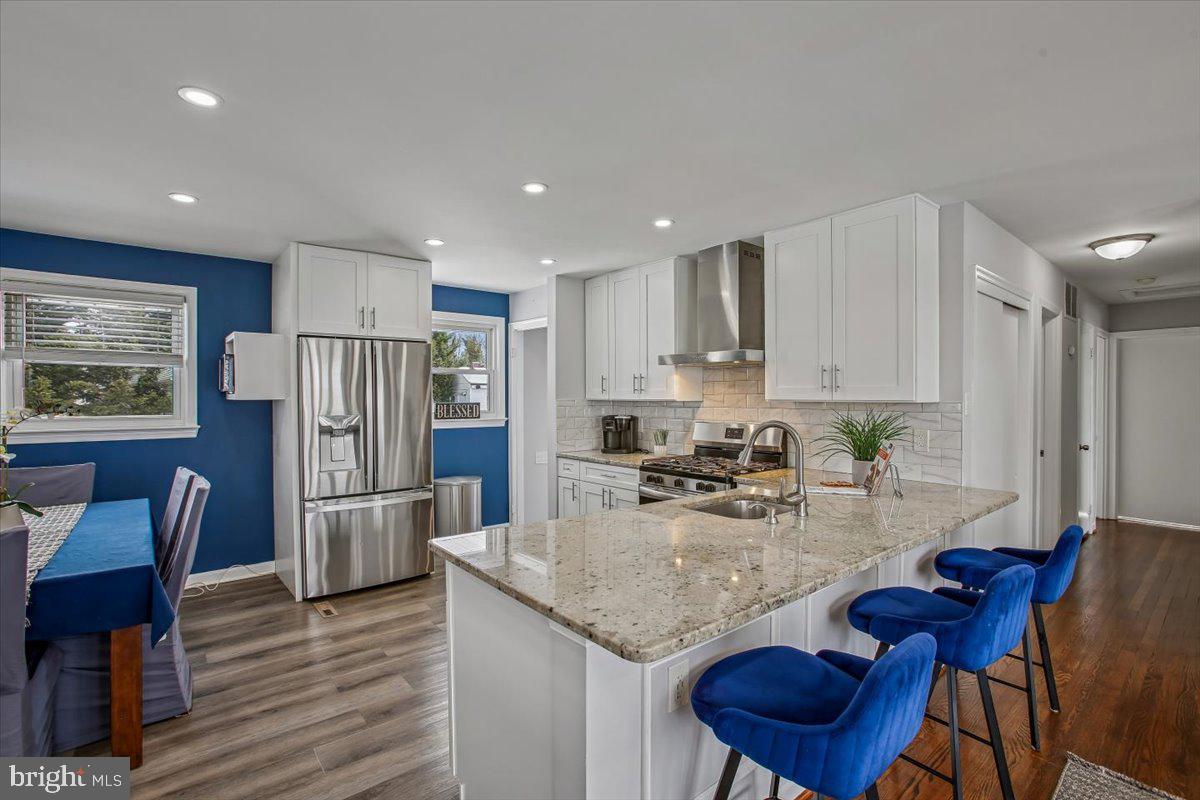 6916 Ruskin Street Springfield, VA 22150 - Photo 17 of 53 Main Level Kitchen Peninsula