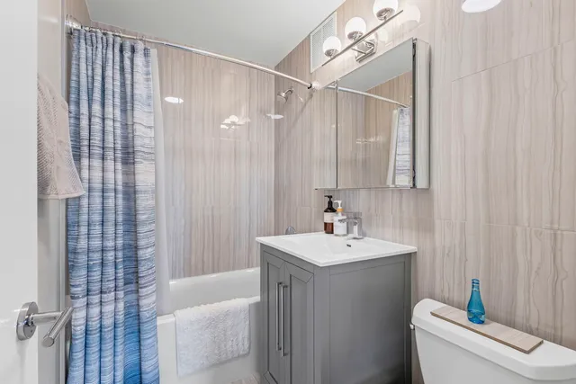 $190,000 | 655 West Irving Park Road, Unit 2403, Chicago, IL 60613