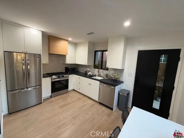 $2,800 | 425 Terraine Avenue, Unit A, Long Beach, CA 90814