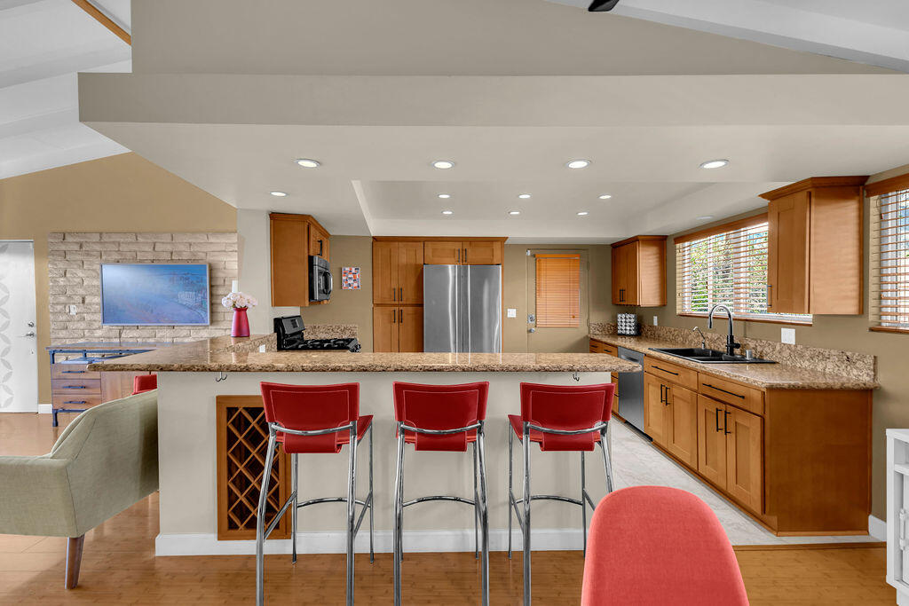 69850 Highway 111, Unit 260 Rancho Mirage, CA 92270 - Photo 4 of 43 IMG_8568