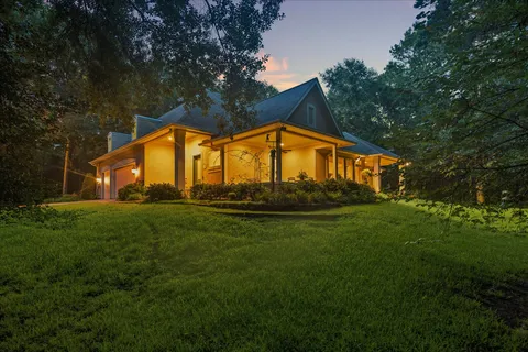 $1,250,000 | 37519 Edgewater Drive, Pinehurst, TX 77362
