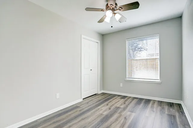 $2,100 | 5106 Spring Cir Drive, Pearland, TX 77584