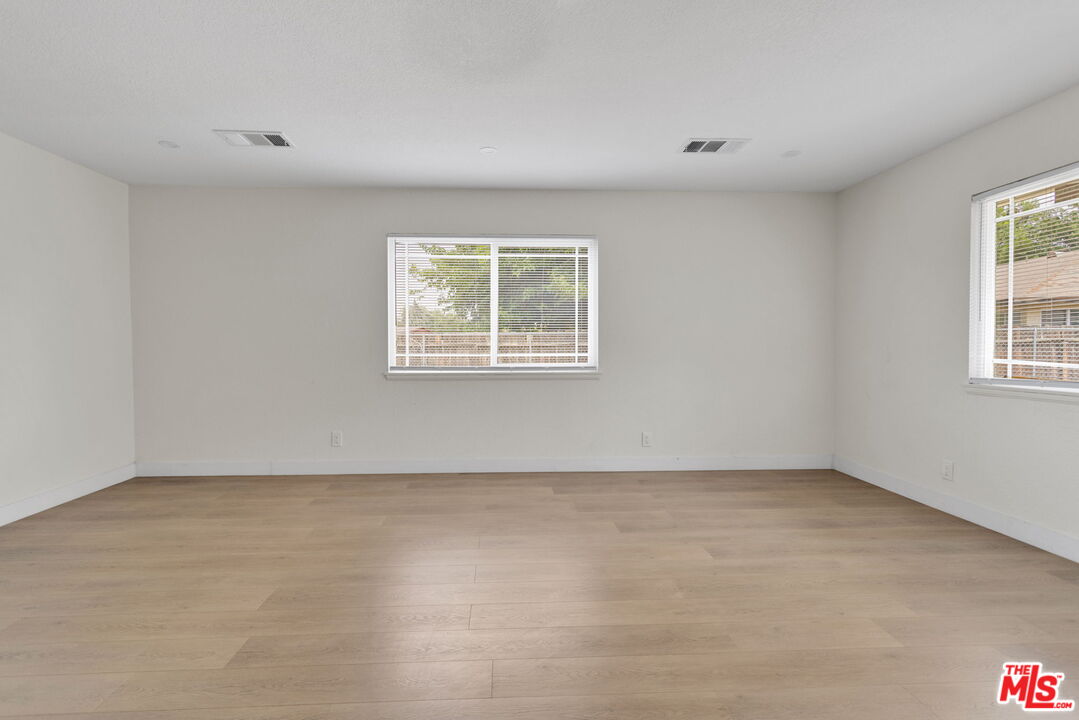 12625 Tamiani Road Apple Valley, CA 92308 - Photo 12 of 49