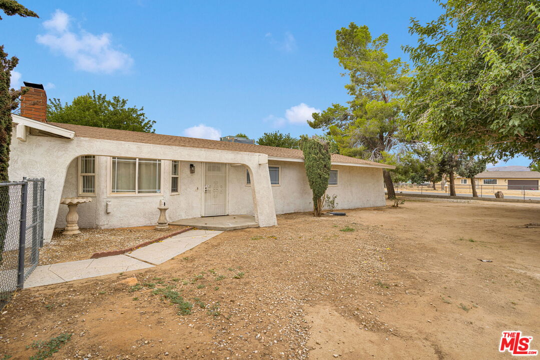 12625 Tamiani Road Apple Valley, CA 92308 - Photo 3 of 49