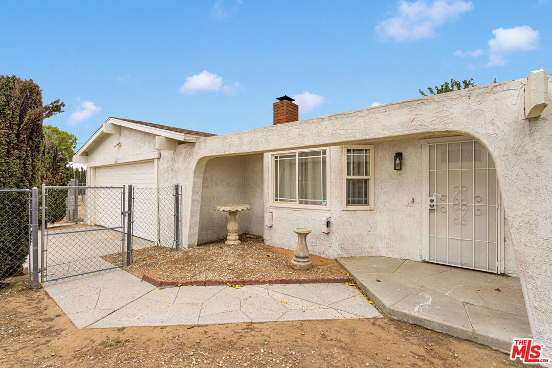 12625 Tamiani Road Apple Valley, CA 92308 - Photo 4 of 49