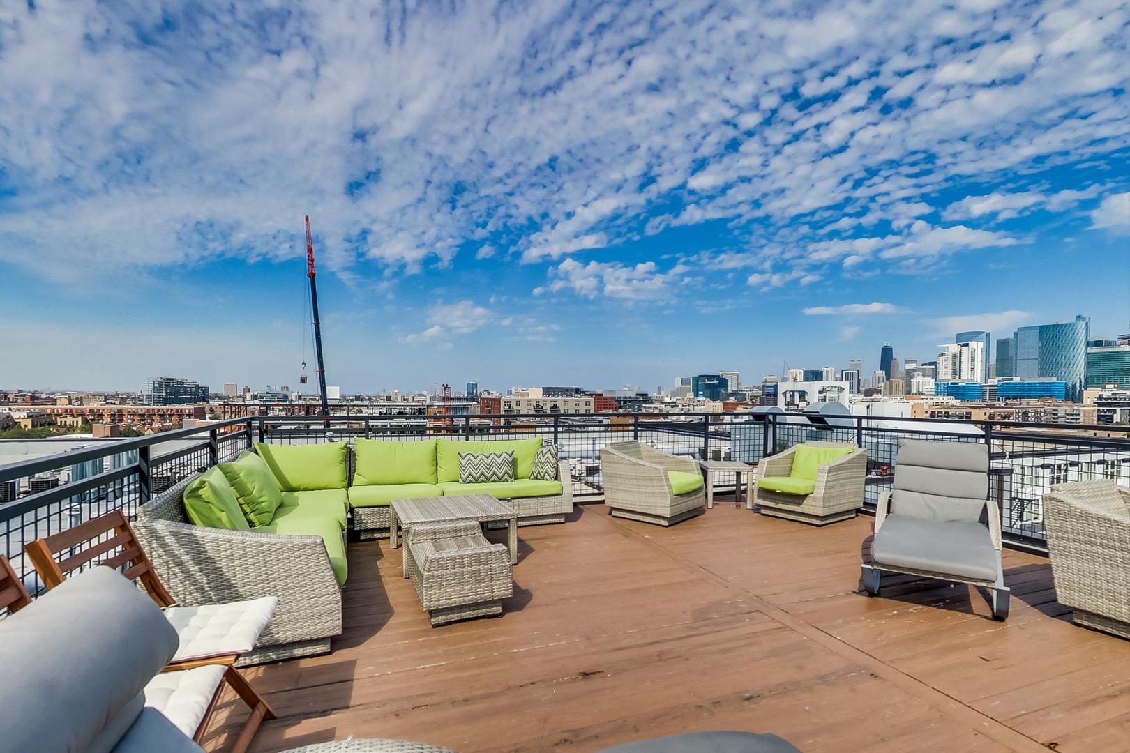 1224 West Van Buren Street, Unit 304 Chicago, IL 60607 - Photo 21 of 29 a view of outdoor space with seating area