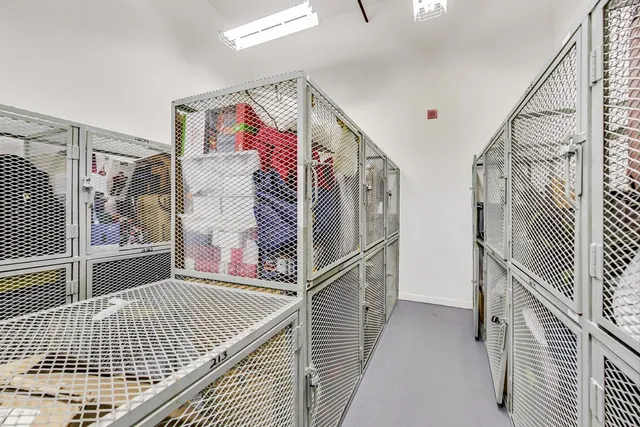 $349,900 | 1224 West Van Buren Street, Unit 304, Chicago, IL 60607