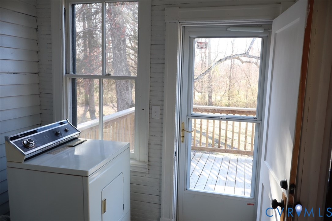 9540 Pridesville Road Amelia Court House, VA 23002 - Photo 15 of 15 a view of an empty room and window