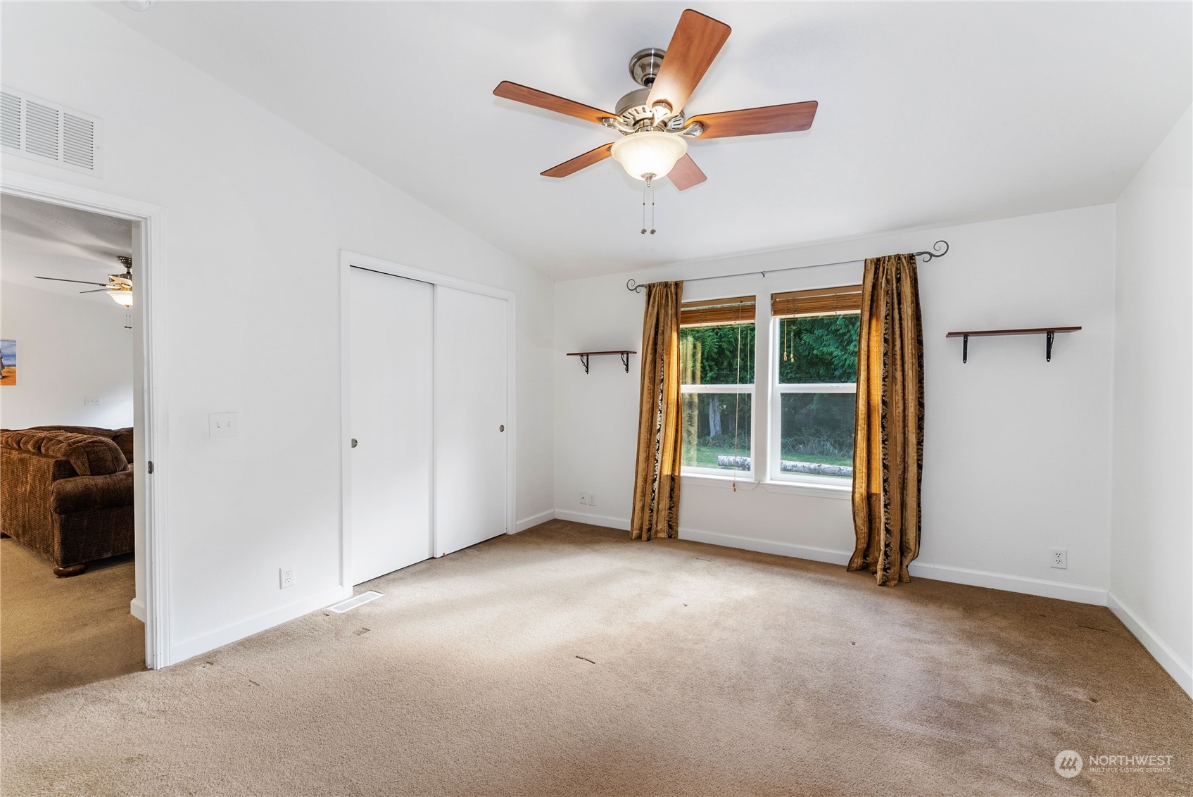 1635 Southwest Old Clifton Road Port Orchard, WA 98367 - Photo 17 of 40 Gallery Image 17