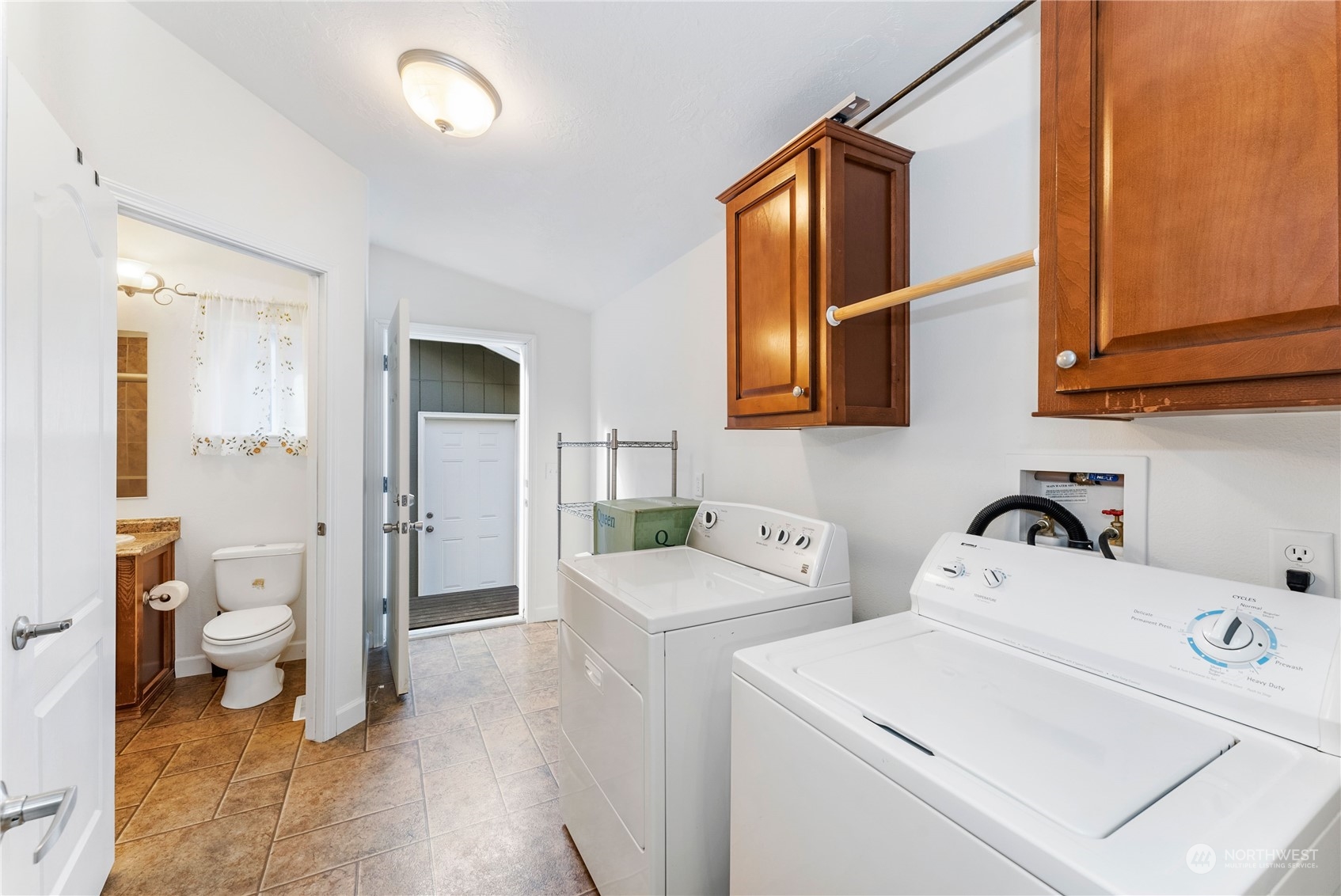 1635 Southwest Old Clifton Road Port Orchard, WA 98367 - Photo 24 of 40 Gallery Image 24