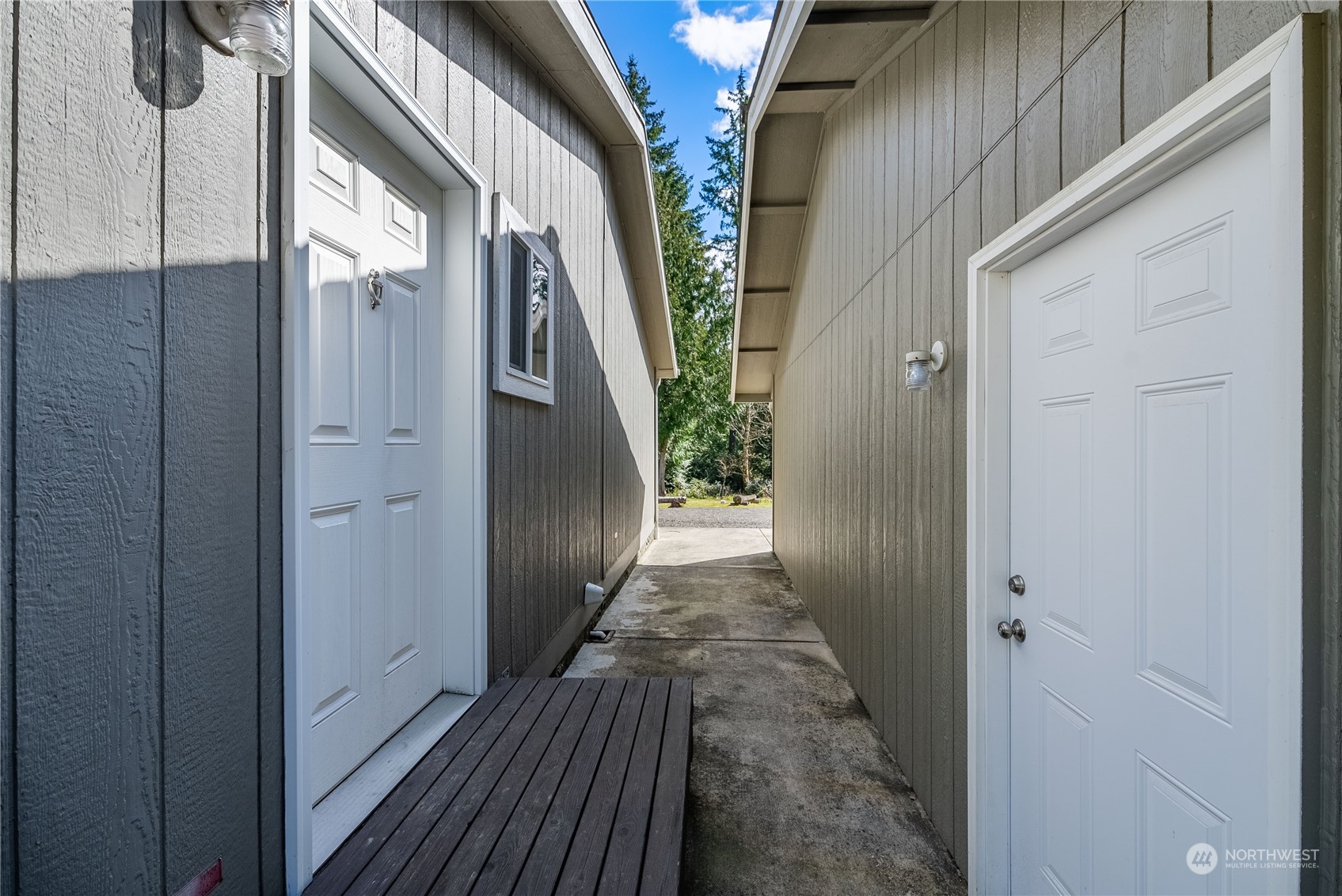1635 Southwest Old Clifton Road Port Orchard, WA 98367 - Photo 25 of 40 Gallery Image 25