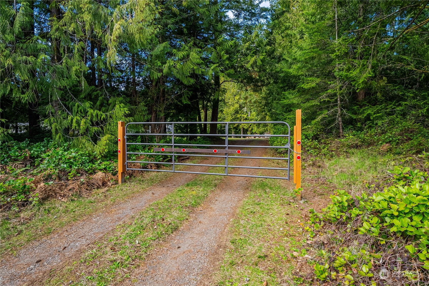 1635 Southwest Old Clifton Road Port Orchard, WA 98367 - Photo 39 of 40 Gallery Image 39