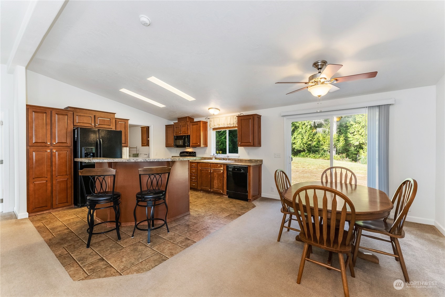 1635 Southwest Old Clifton Road Port Orchard, WA 98367 - Photo 10 of 40 Gallery Image 10