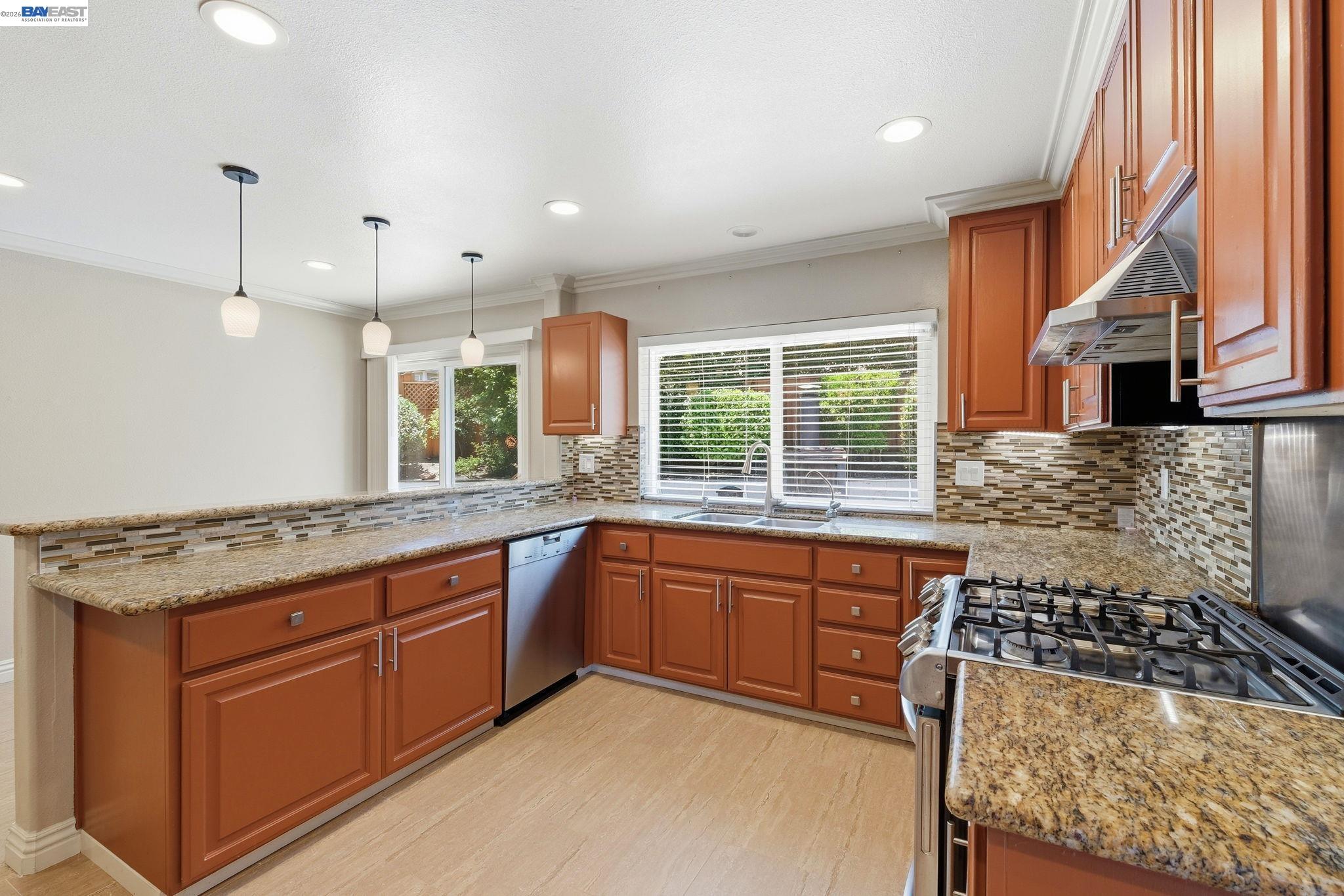 325 Goshen Court San Ramon, CA 94583 - Photo 10 of 41