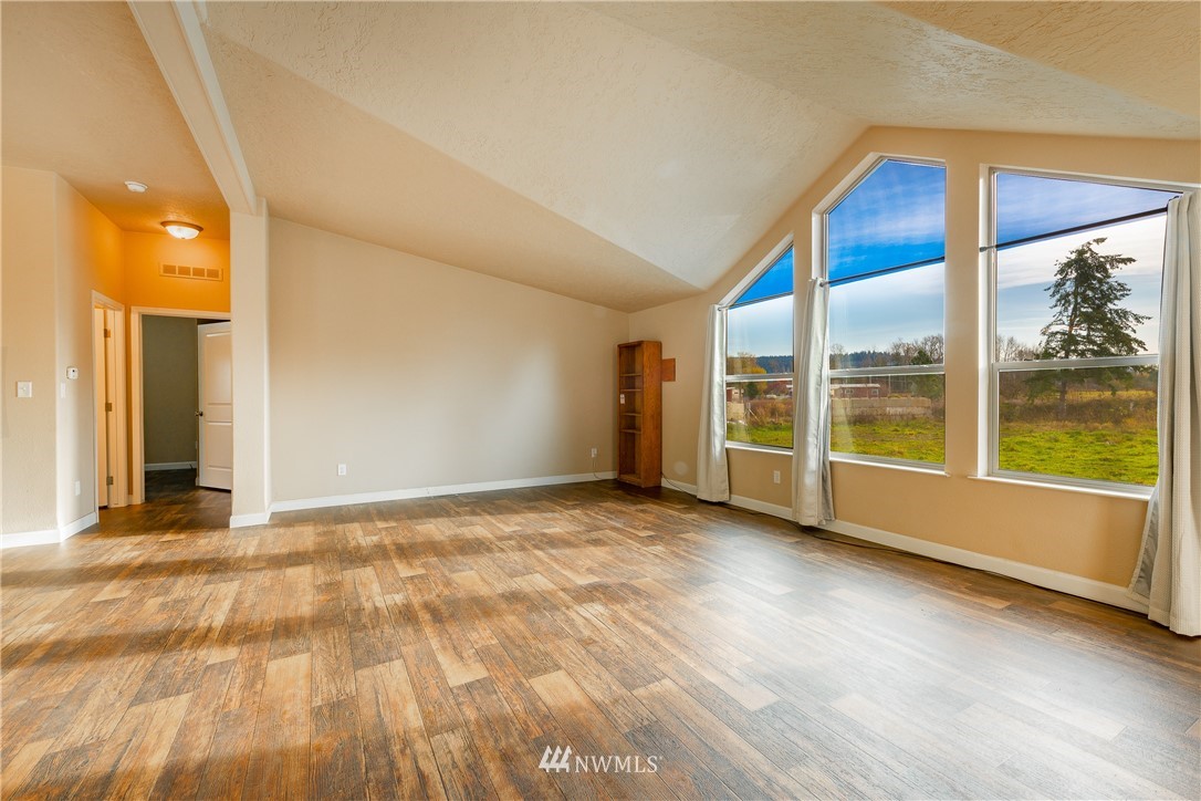 1402 Kelly Road Bellingham, WA 98226 - Photo 3 of 26