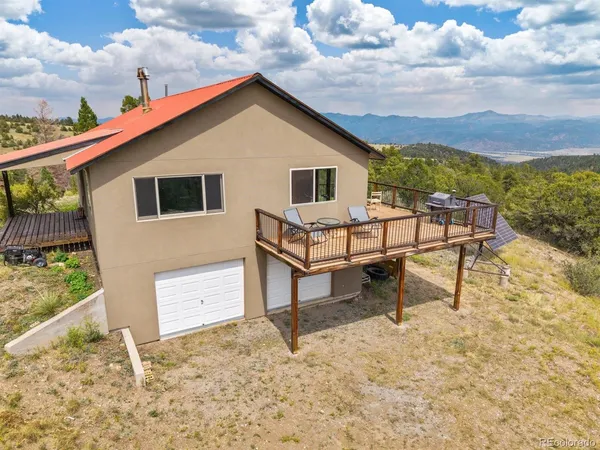 a house view with a outdoor space