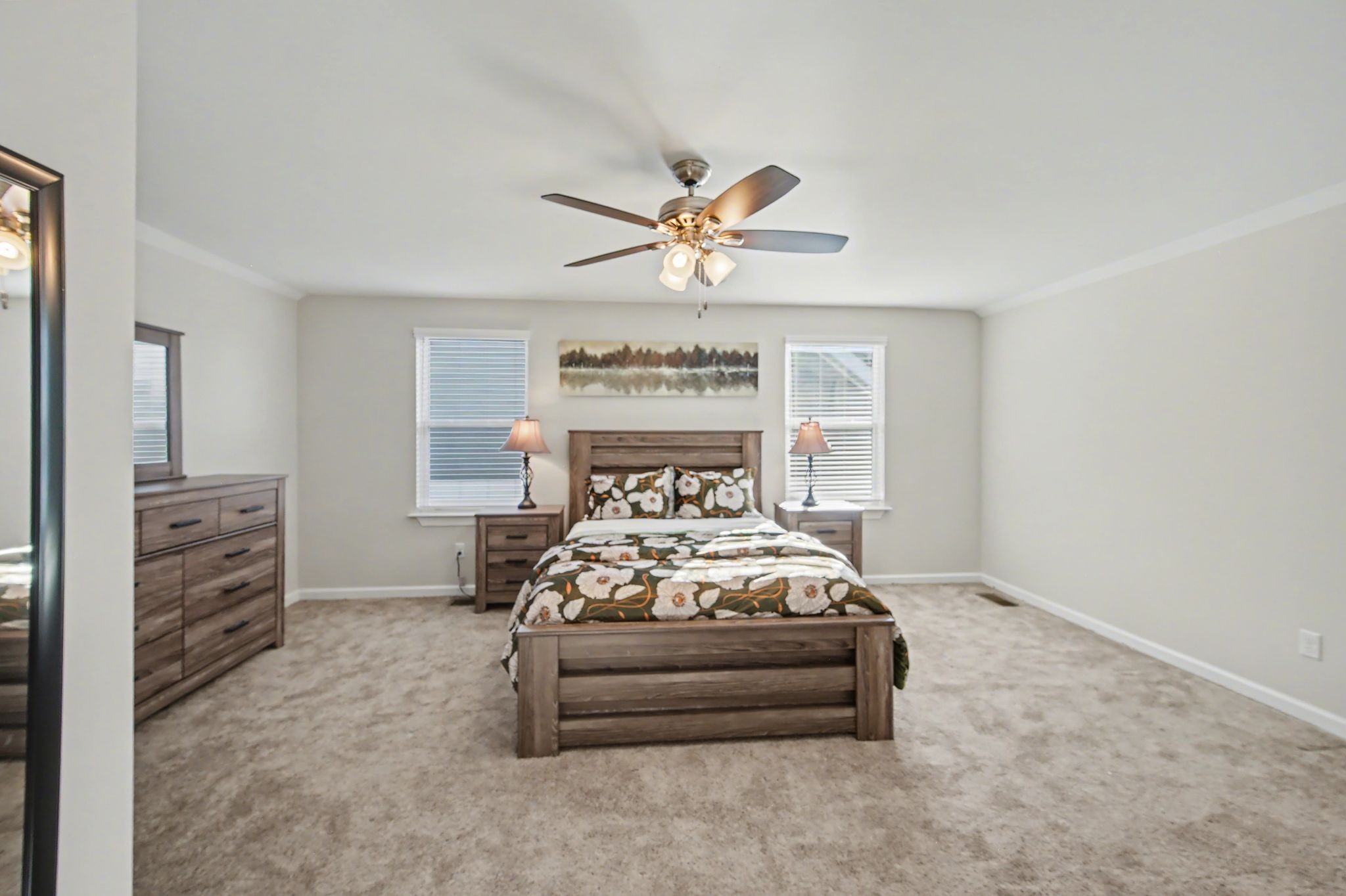 912 Pierce Road Madison, TN 37115 - Photo 22 of 32 a living room with furniture and a chandelier