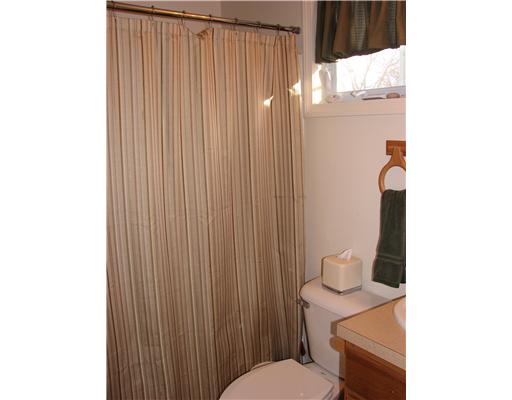 107 Steve Lopes Way Woonsocket, RI 02895 - Photo 14 of 17 Bathroom.