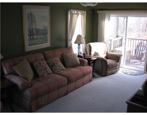 107 Steve Lopes Way Woonsocket, RI 02895 - Photo 5 of 17 Living Room.