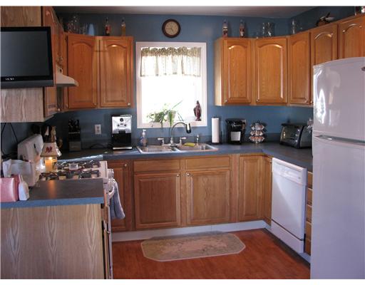 107 Steve Lopes Way Woonsocket, RI 02895 - Photo 9 of 17 Kitchen.