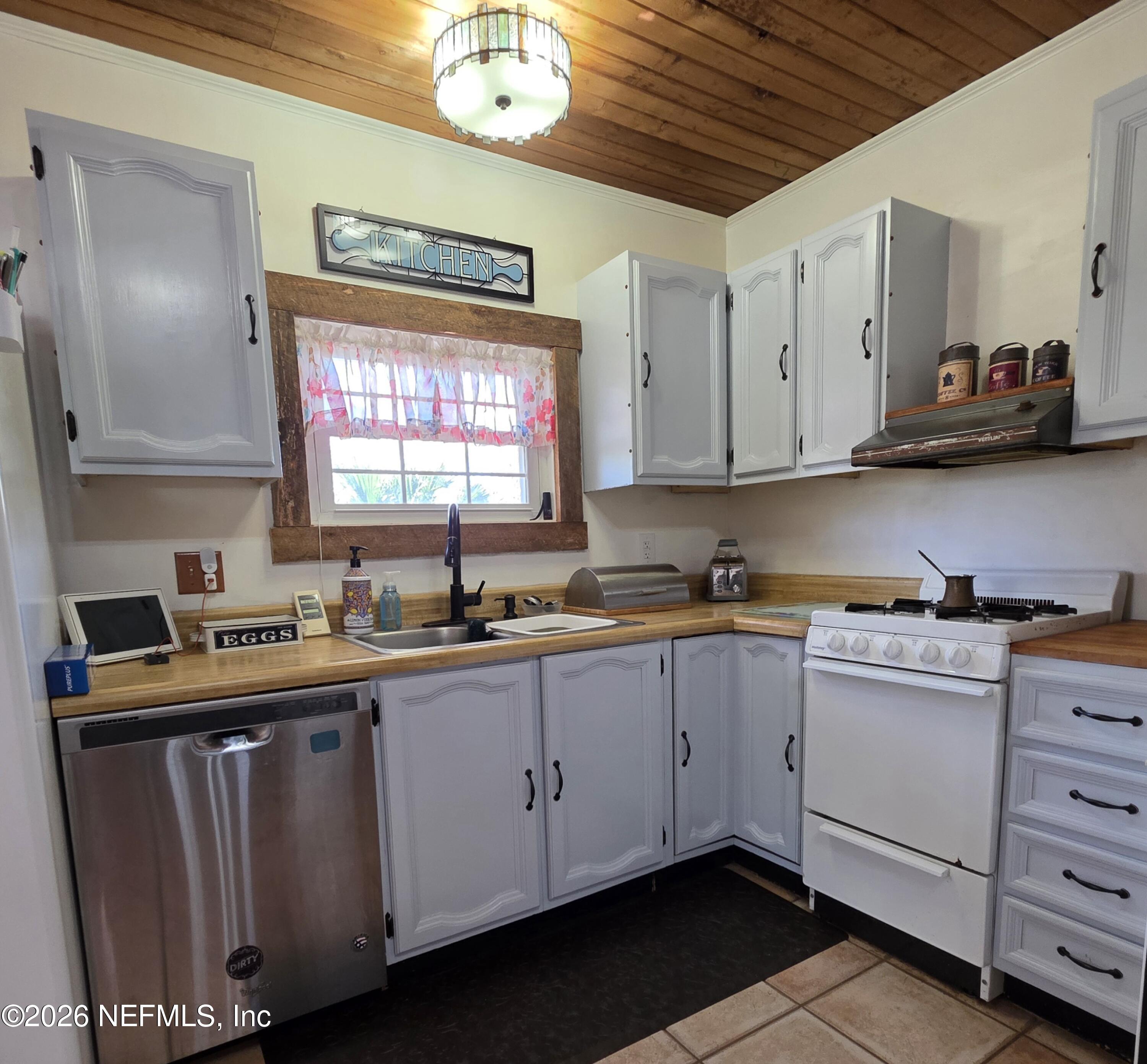 108 Creekside Road Satsuma, FL 32189 - Photo 27 of 51 26