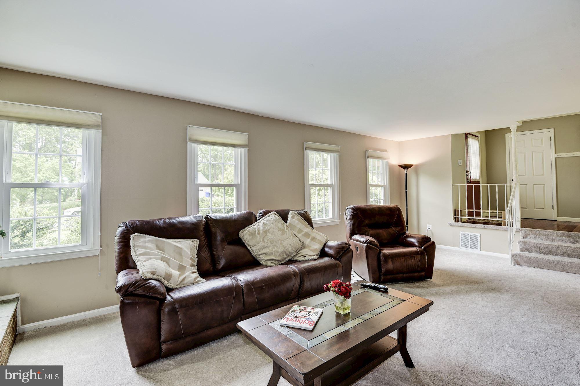 15025 Wellwood Road Silver Spring, MD 20905 - Photo 14 of 35 Bright living space