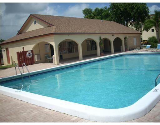 460 Northwest 20th Street, Unit 3050 Boca Raton, FL 33431 - Photo 8 of 12 Casa Del Rio Pool