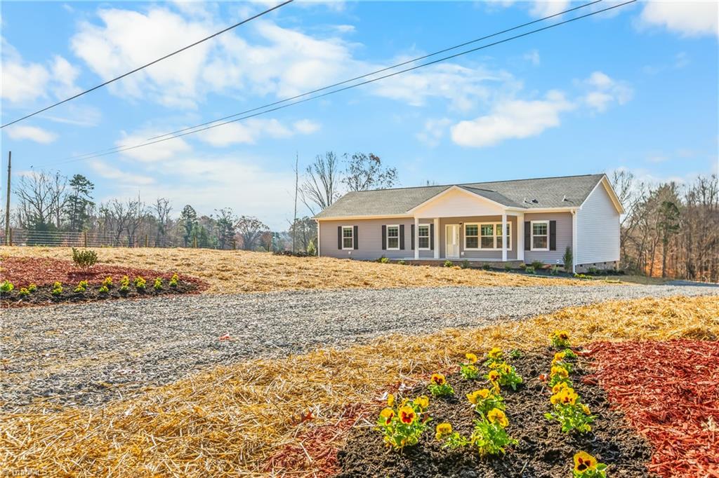 6782 Siloam Road Siloam, NC 27047 - Photo 35 of 43