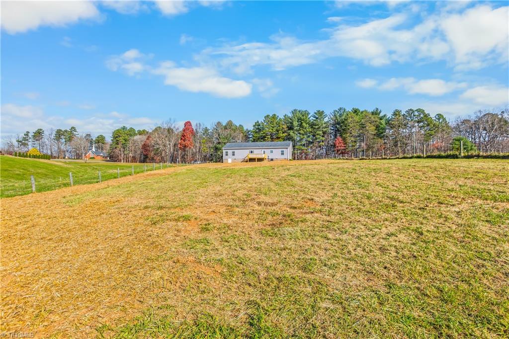 6782 Siloam Road Siloam, NC 27047 - Photo 9 of 43