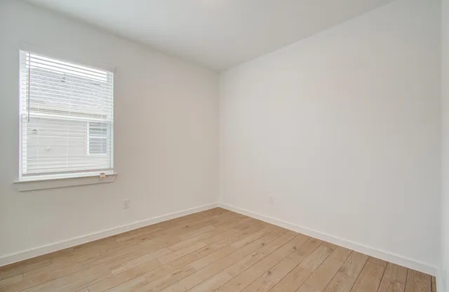 $2,300 | 225 Little Spg Court, Anahuac, TX 77514