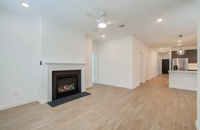 $2,300 | 225 Little Spg Court, Anahuac, TX 77514