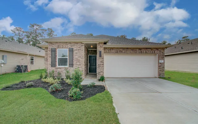 $2,300 | 225 Little Spg Court, Anahuac, TX 77514