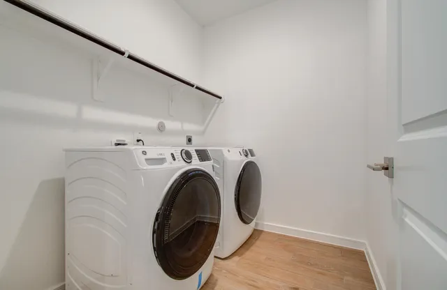 $2,300 | 225 Little Spg Court, Anahuac, TX 77514