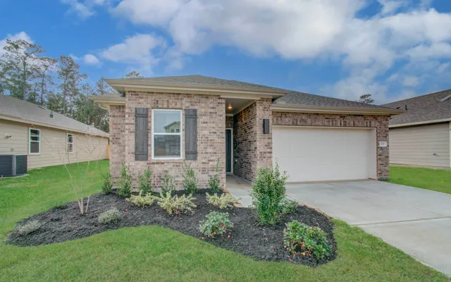 $2,300 | 225 Little Spg Court, Anahuac, TX 77514