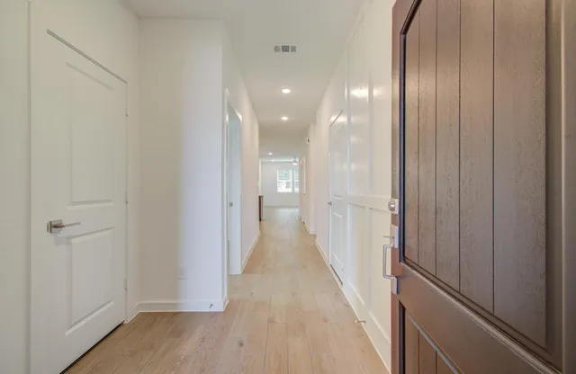 $2,300 | 225 Little Spg Court, Anahuac, TX 77514