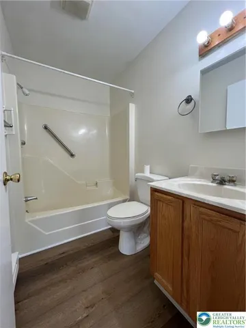 $1,595 | 6 Eley Street, Nazareth, PA 18064