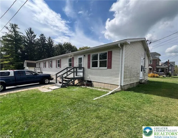 $1,595 | 6 Eley Street, Nazareth, PA 18064