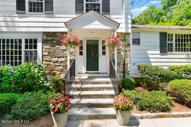 124 Dingletown Road Greenwich, CT 06830 - Photo 1 of 12 front