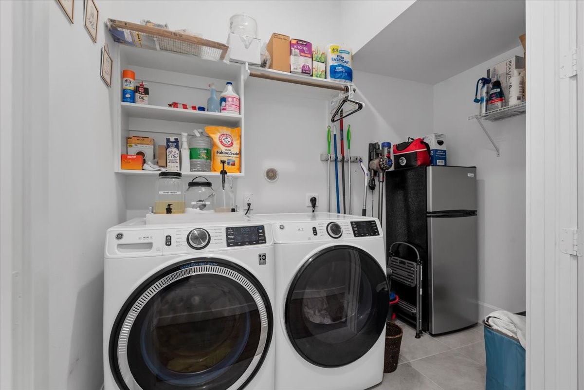 7 Thorpe Lane Spring, TX 77389 - Photo 9 of 39 Utility room downstairs